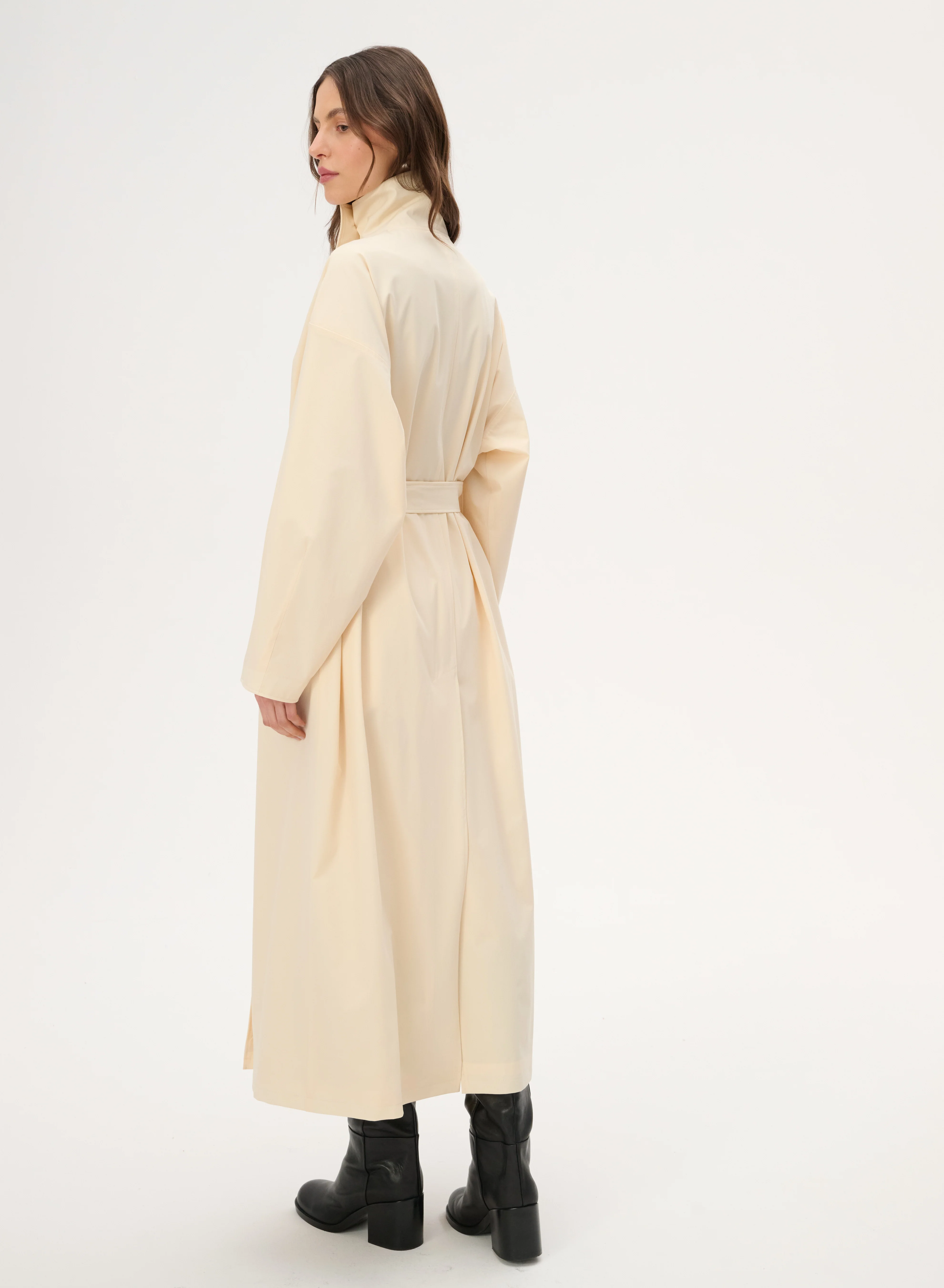 Płaszcz trencz maxi z ortalionu o kroju oversize w kolorze masełkowym - Ashley - Image 8