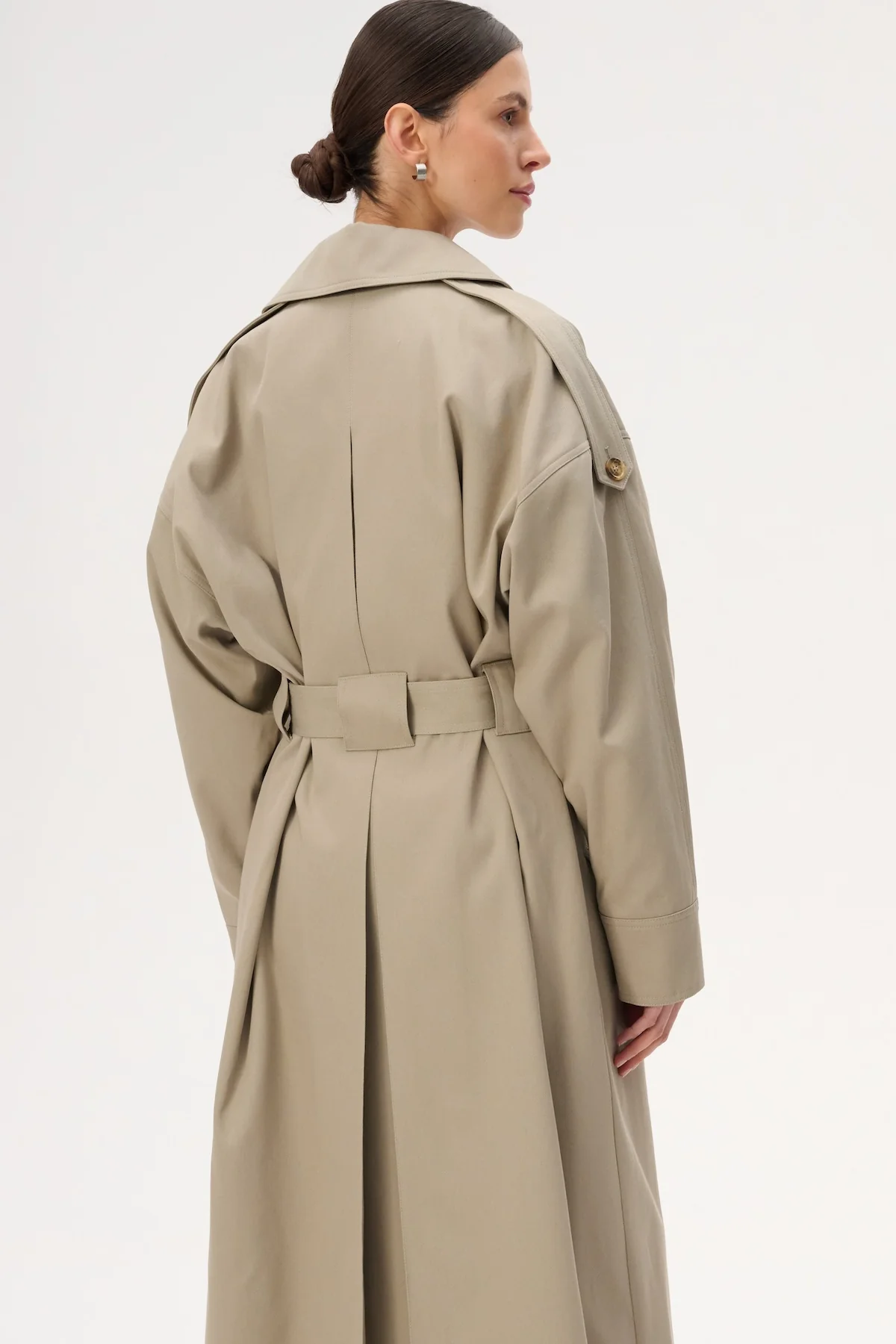 Płaszcz trencz maxi o kroju oversize beżowy - Este - Image 3